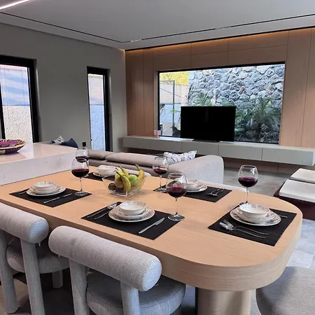 Thelevissihouses Villa