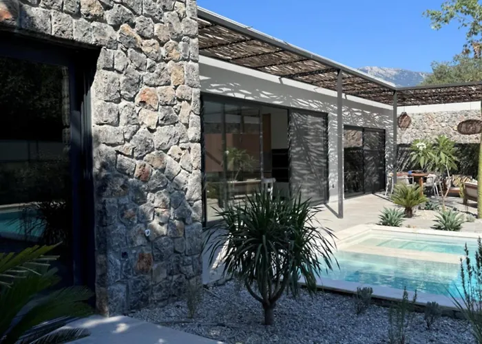 Thelevissihouses Villa *